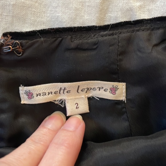 Nanette Lepore/Anthropologie pencil skirt, size 2. - Picture 2 of 4